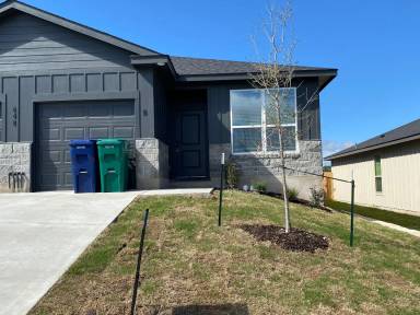 Main picture of 648 Pacific Crest Trl