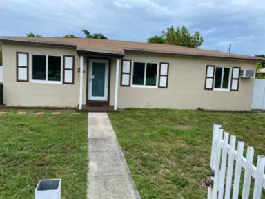 Main picture of 1265 NE 142nd St