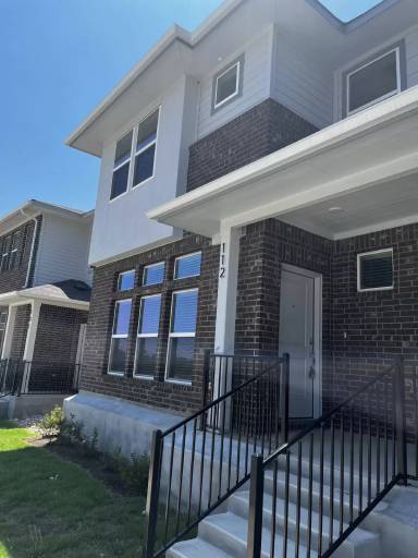 Main picture of 605 W South St