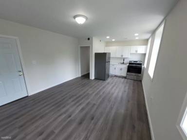 Main picture of 3631 Liberty Heights - Garage 1