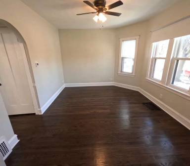 Main picture of 2931 N Lowell Ave