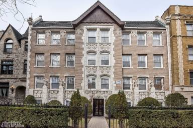 Main picture of 644 W Wrightwood Ave
