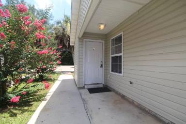Main picture of 601 N 61st Ave