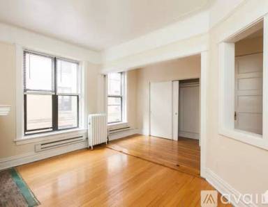 Main picture of 428-438 W Belden Ave