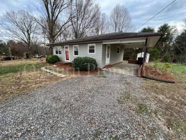 Main picture of 208 Willow Creek Rd