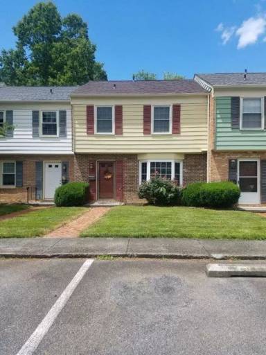 Main picture of 2706 Newton Ct