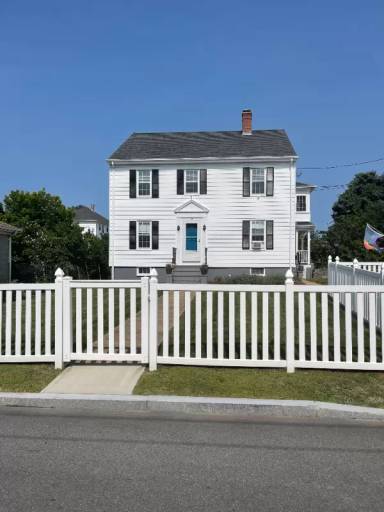 Main picture of 18 Rock St