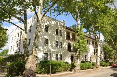Main picture of One Oakland Terrace