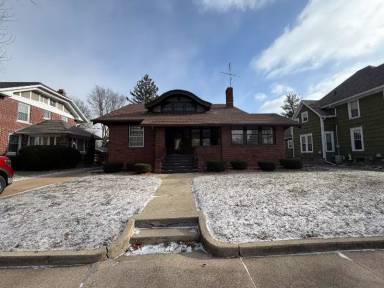 Main picture of 1155 N Cherry St