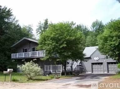 Main picture of 16 Tamworth Trl