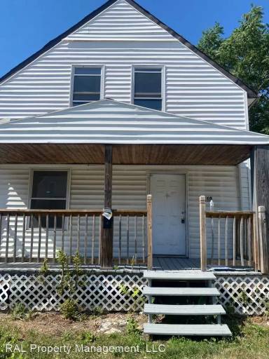 Main picture of 8119 Goodman Ave
