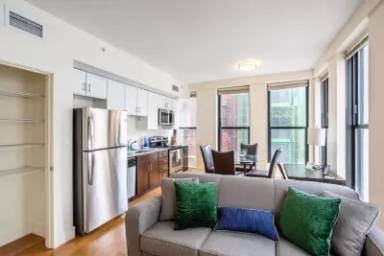 Main picture of 8 Winter St
