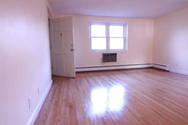 Main picture of 120 Emerson Gardens Rd
