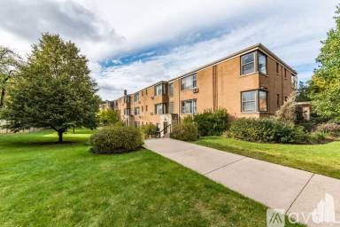 Main picture of 7320 N Ridge Blvd