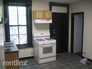 Main picture of 945 W 32nd St