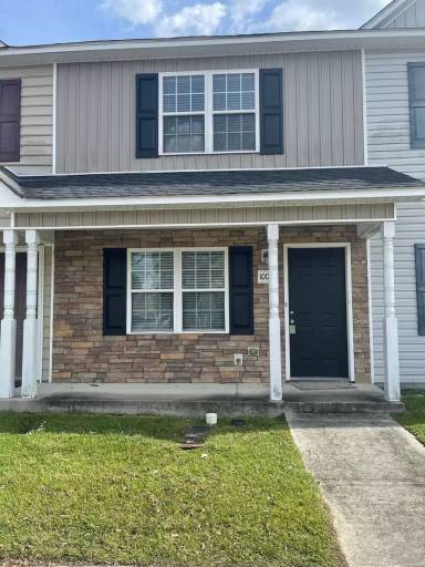 Main picture of 1008 Banister Loop