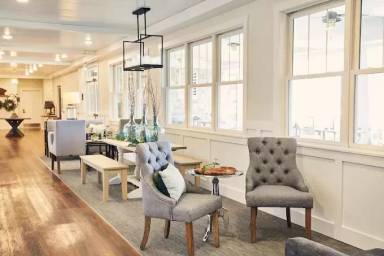 Main picture of 2645 W Delmar St