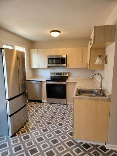 Main picture of 2 Breckenridge Ct