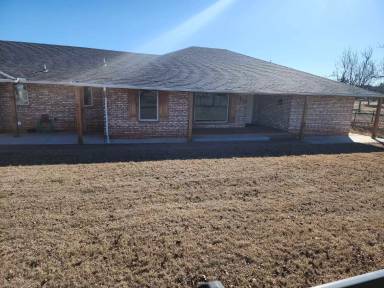 Main picture of 1750 S May Ave