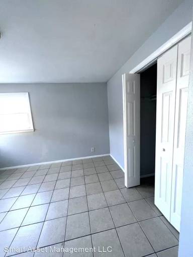 Main picture of 5930 N 69th St