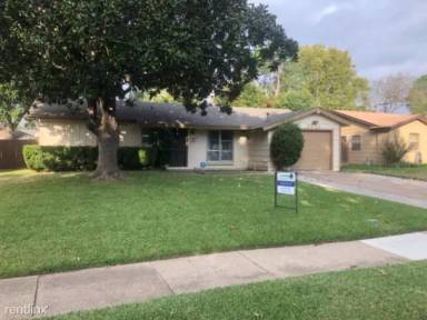 Main picture of 2901 Douglas Ave