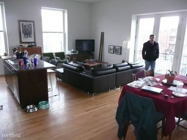 Main picture of 2401 W North Ave