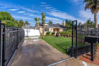 Main picture of 23113 Leonora Dr