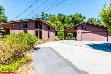 Main picture of 820 Miranda Green St