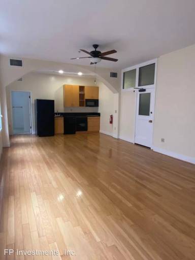 Main picture of 210 S 1st St