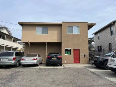 Main picture of 692 34th St