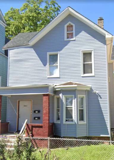 Main picture of 321 Amherst St