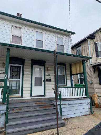 Main picture of 424 1/2 N Pitt St