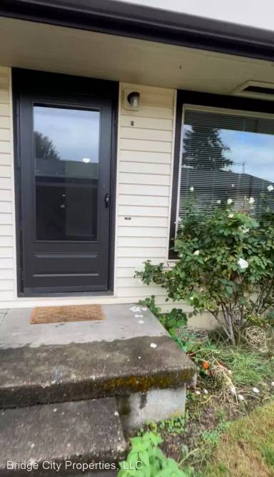 Main picture of 5104 SE Clinton St