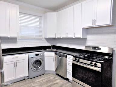 Main picture of 329 Kedzie St