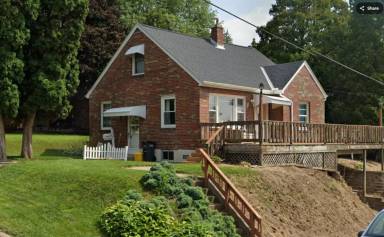 Main picture of 855 Strauss St