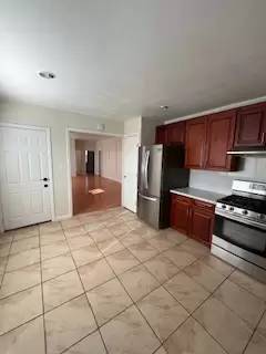 Main picture of 1600 41st Ave