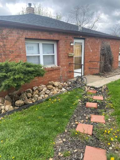 Main picture of 1310 N Maple St