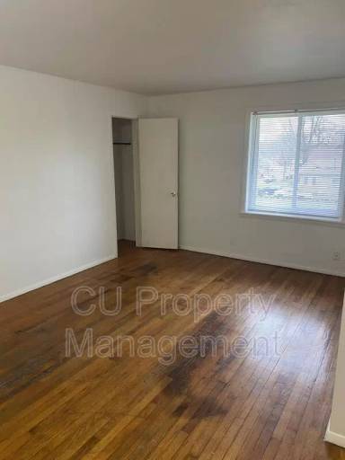 Main picture of 202 S Lynn