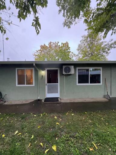 Main picture of 6426 Benning St