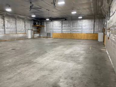 Main picture of JADA Investments LLC - 945 N. Indiana