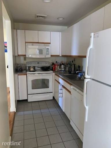 Main picture of 1925 Bellevue Way NE