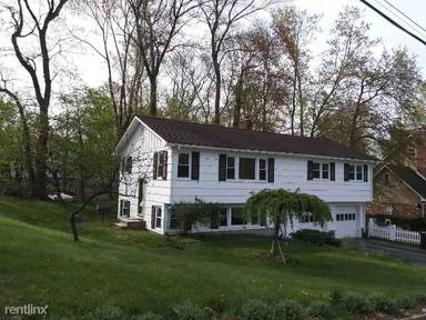 Main picture of 270 E Cedar St