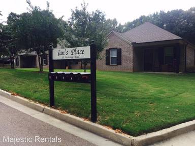Main picture of Ian's Place