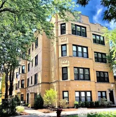 Main picture of 2228 N Sawyer Ave