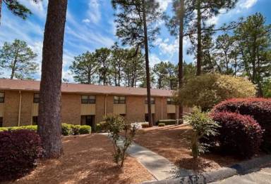 Main picture of 7 Foxfire Blvd