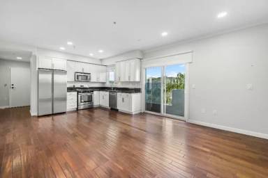 Main picture of 1037 Fedora St