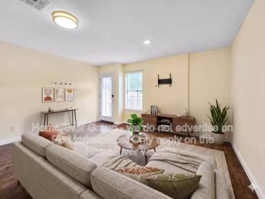 Main picture of 7401 Kingswood Cir