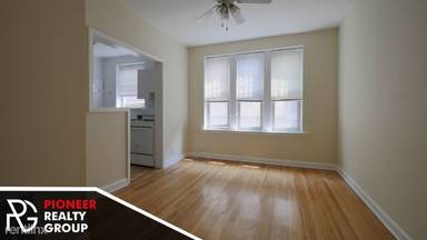 Main picture of 550-60 W Aldine Ave