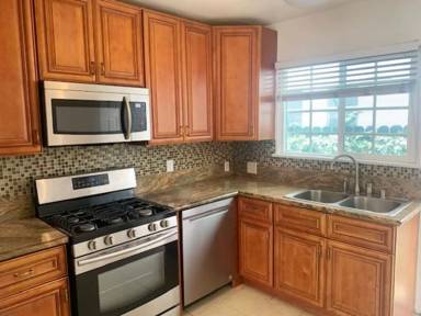 Main picture of 4410 S Centinela Ave