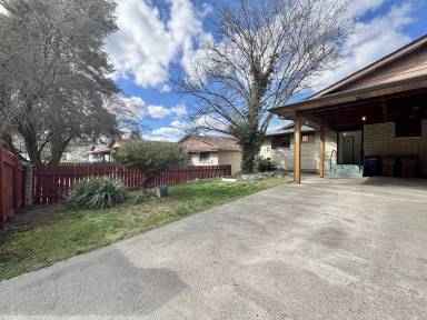 Main picture of 3418 W 2nd Ave
